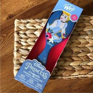 Wet Brush x Disney: Princess Cinderella detangler hair brush